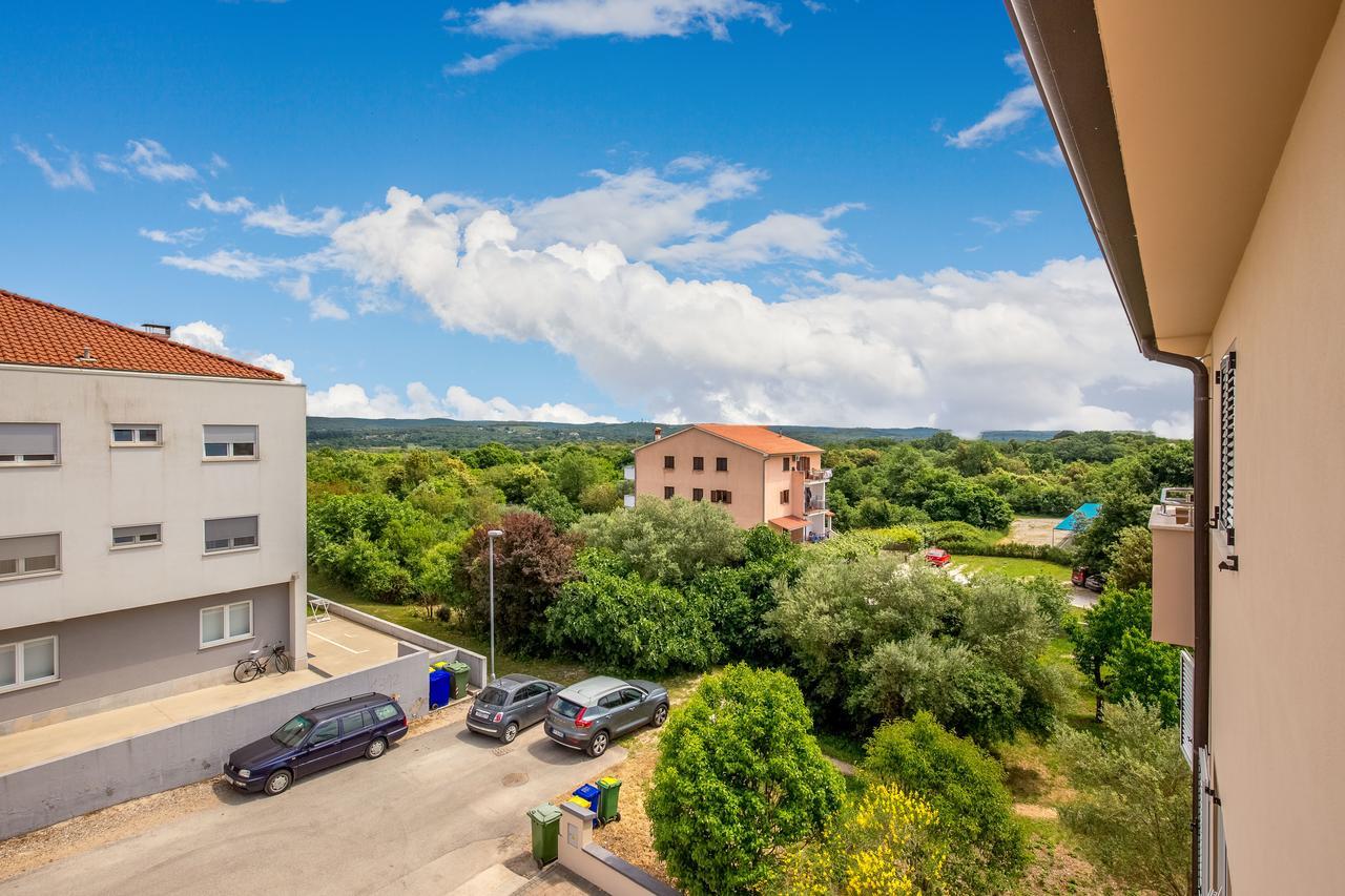 Apartament Nada *
