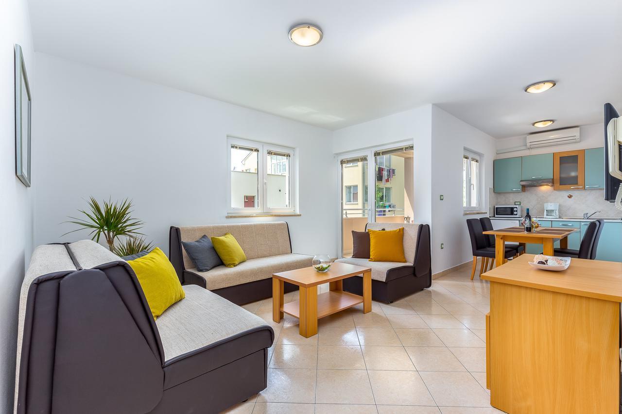 Apartament Nada *