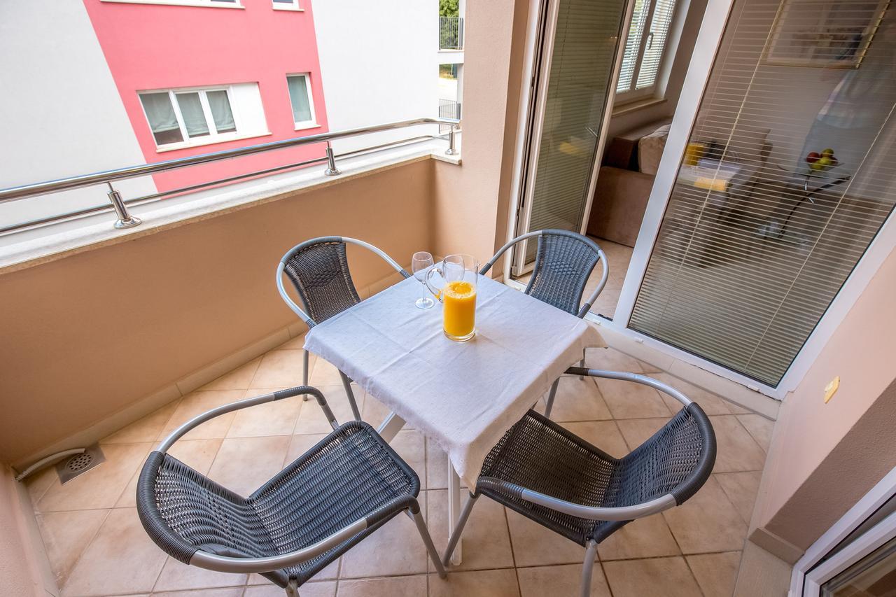 Apartament Nada *